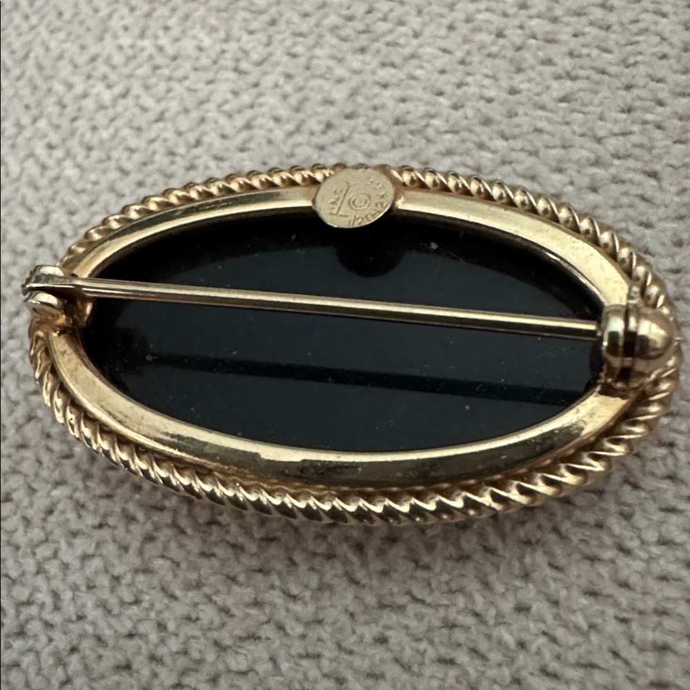 VINTAGE ART DECO 12K G.F. OVAL BLACK ONYX TWISTED BORDER BROOCH PIN - Picture 3 of 4